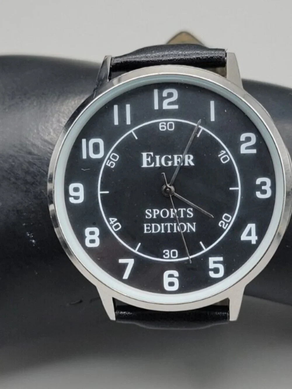 Eiger Mens Watch Sports Edition Quartz Large 41mm Dial 8.5